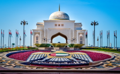 Abu Dhabi Präsidentenpalast (Rex Wholster / stock.adobe.com)  lizenziertes Stockfoto 
Informations sur les licences disponibles sous 'Preuve des sources d'images'